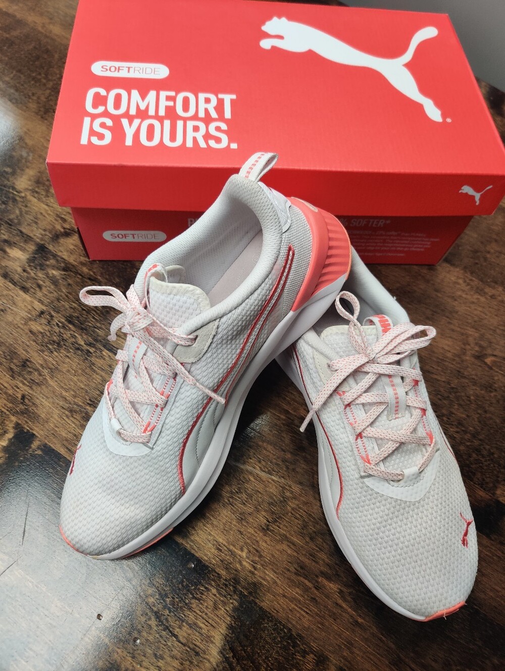 Puma Softride White and Pink Harli Lightweight Lace-Up Sneakers Size 10
